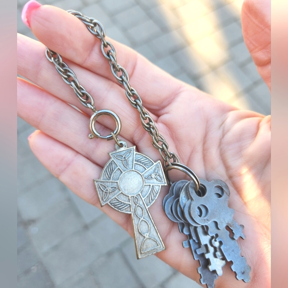 Anthropologie Celtic Cross With 7 Presto Lock Corp NY Keys Steampunk Ornament - Picture 2 of 9